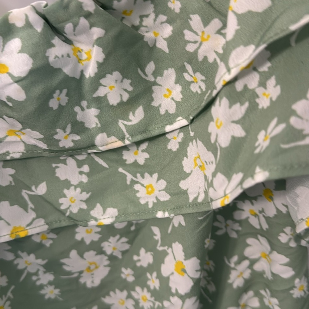 NWT HEYSON Green floral ruffled smocked adjustable strap boho tank top blouse - Picture 5 of 5